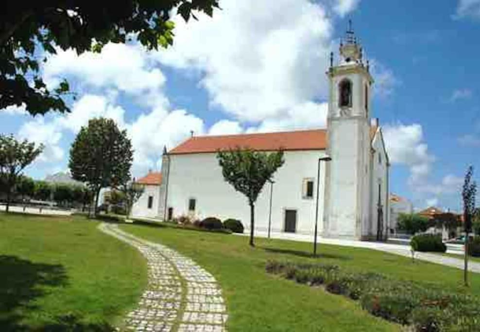 Moradia Alegre No Centro Da Vila Da Tocha. Exterior foto